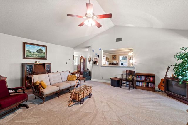 701 Berry LN, Georgetown, TX 78626
