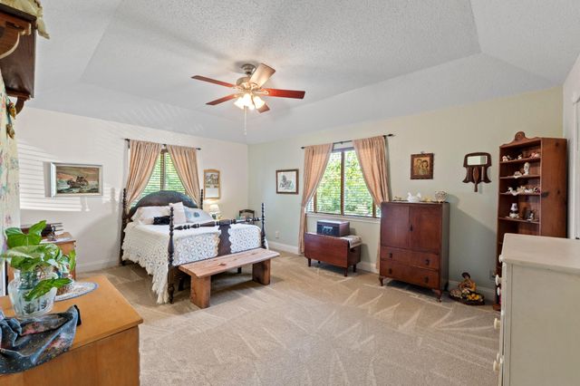 701 Berry LN, Georgetown, TX 78626