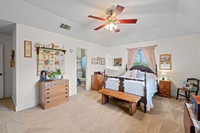 701 Berry LN, Georgetown, TX 78626