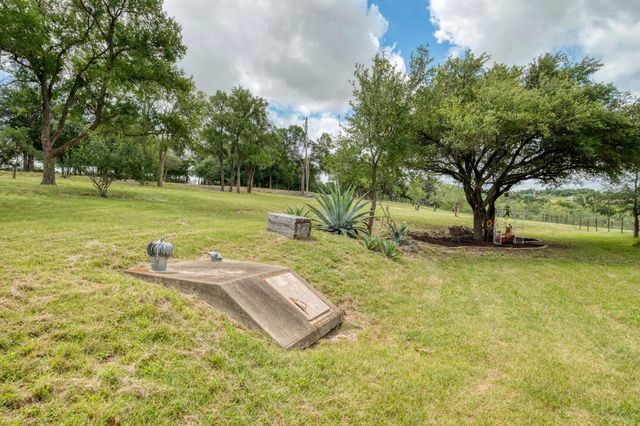 701 Berry LN, Georgetown, TX 78626