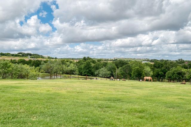 701 Berry LN, Georgetown, TX 78626