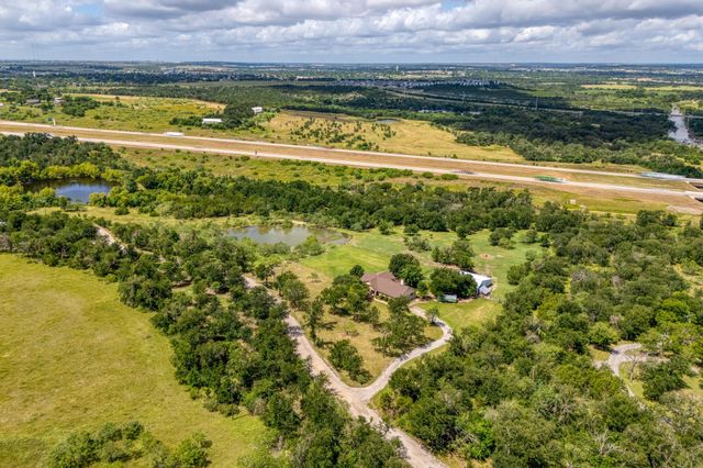 701 Berry LN, Georgetown, TX 78626
