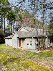 811 Boston Common, Atlanta, GA 30349