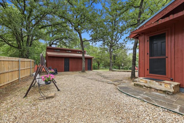 111 Oak Tree Lane, Hickory Creek, TX 75065