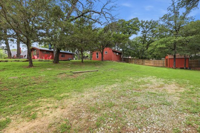 111 Oak Tree Lane, Hickory Creek, TX 75065