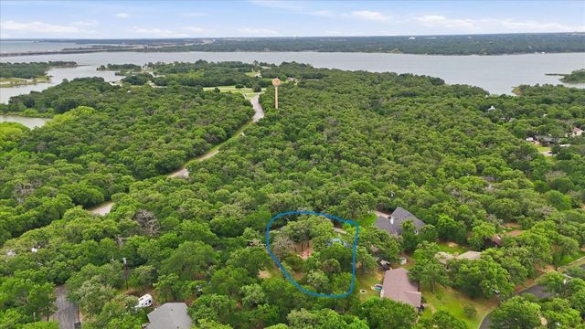 111 Oak Tree Lane, Hickory Creek, TX 75065