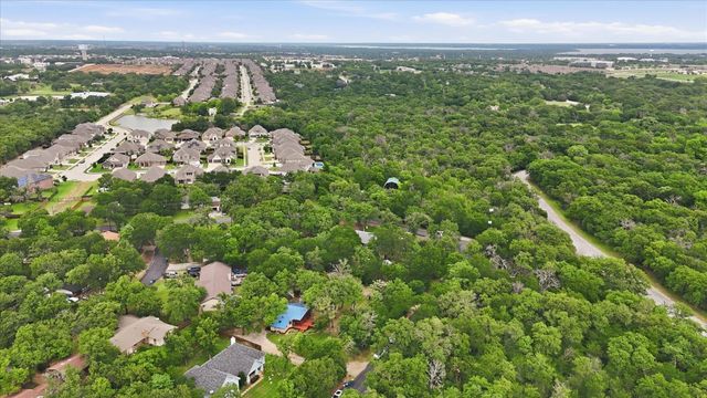 111 Oak Tree Lane, Hickory Creek, TX 75065