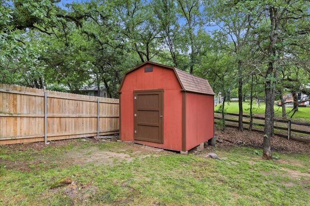 111 Oak Tree Lane, Hickory Creek, TX 75065