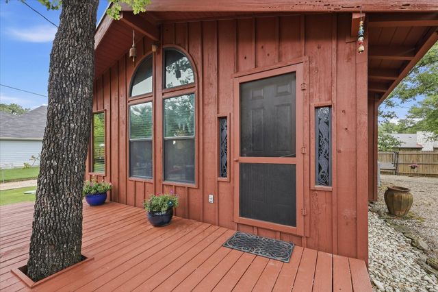111 Oak Tree Lane, Hickory Creek, TX 75065