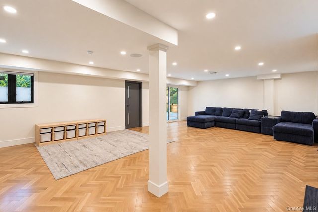 716 Oakland Avenue, Cedarhurst, NY 11516