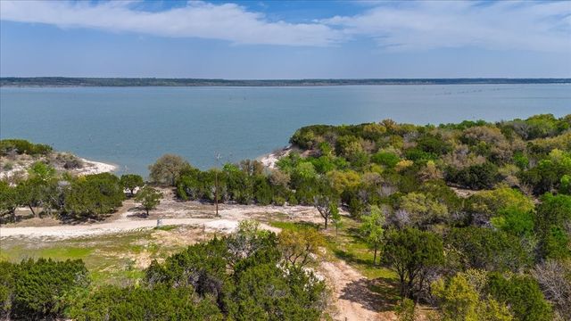 723 County Road 1304, Morgan, TX 76671
