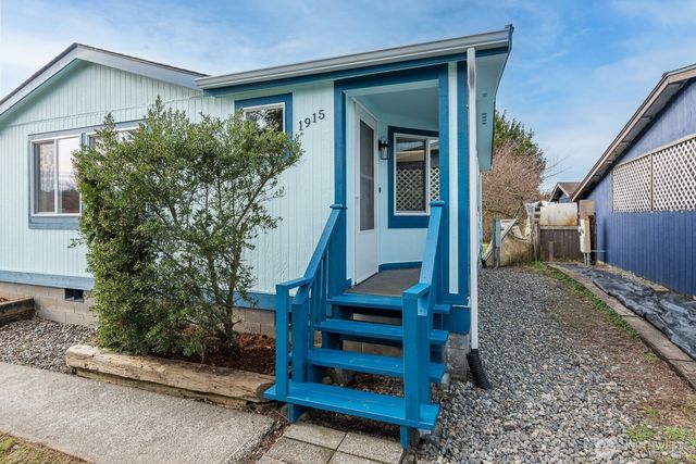 1915 N 33rd Place, Mount Vernon, WA 98273