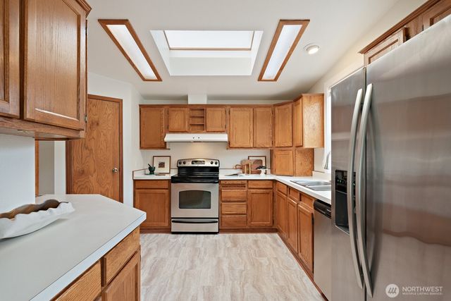 1915 N 33rd Place, Mount Vernon, WA 98273