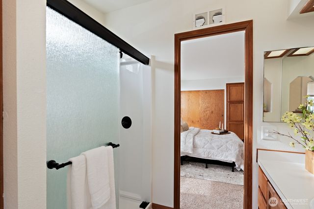 1915 N 33rd Place, Mount Vernon, WA 98273