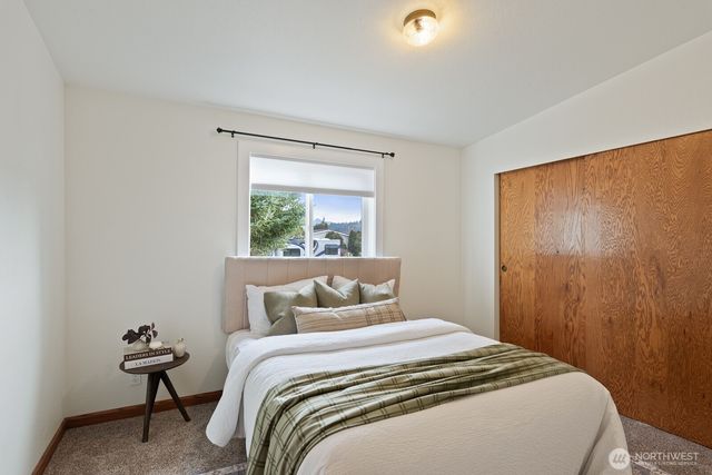 1915 N 33rd Place, Mount Vernon, WA 98273