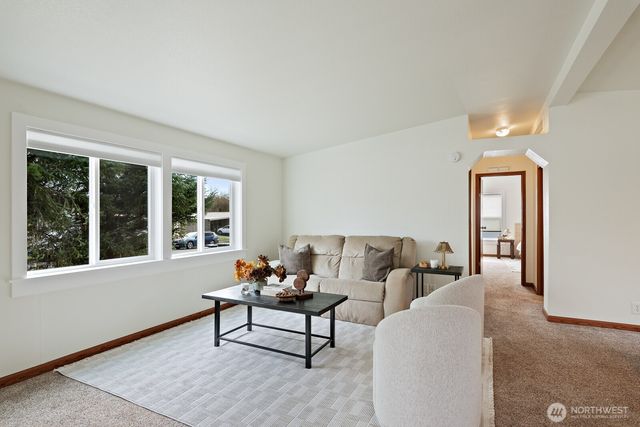 1915 N 33rd Place, Mount Vernon, WA 98273