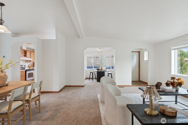 1915 N 33rd Place, Mount Vernon, WA 98273