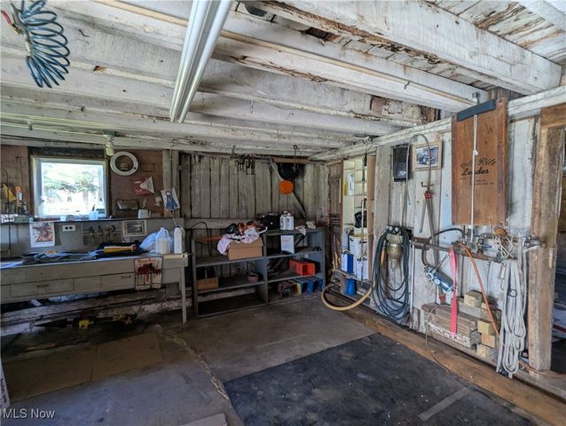 13130 Kinsman Road, Burton, OH 44021