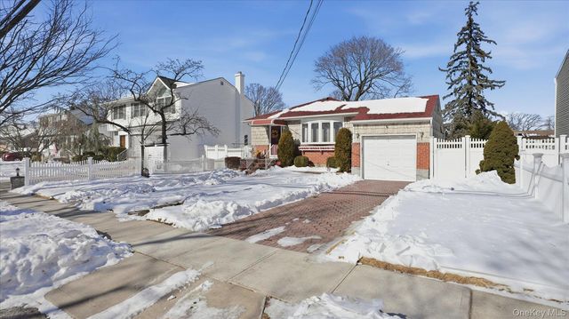 2761 Preston Place, North Bellmore, NY 11710