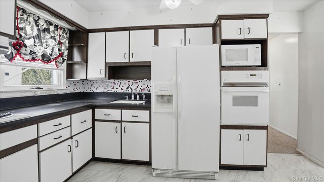 2761 Preston Place, North Bellmore, NY 11710