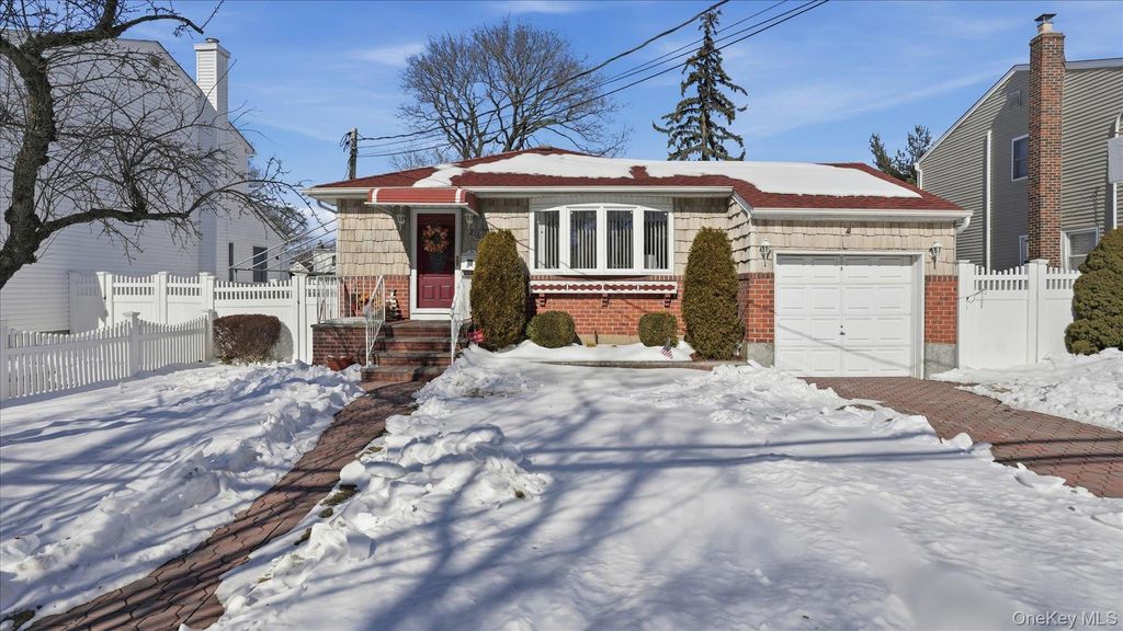 2761 Preston Place, North Bellmore, NY 11710