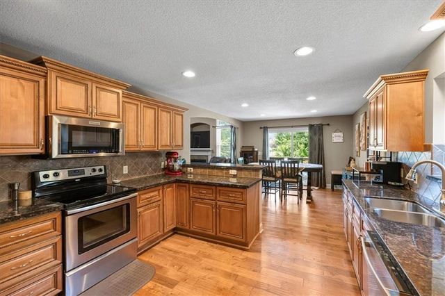 21682 W 176th Terrace, Olathe, KS 66062