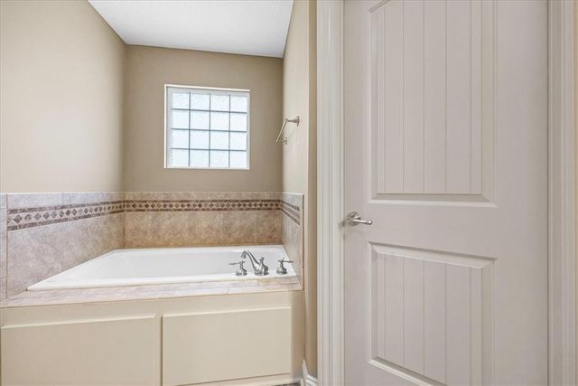 21682 W 176th Terrace, Olathe, KS 66062