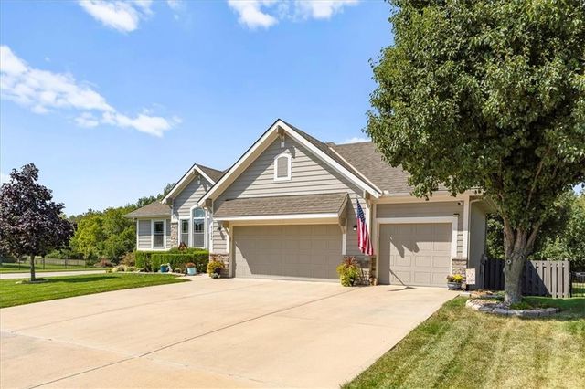 21682 W 176th Terrace, Olathe, KS 66062