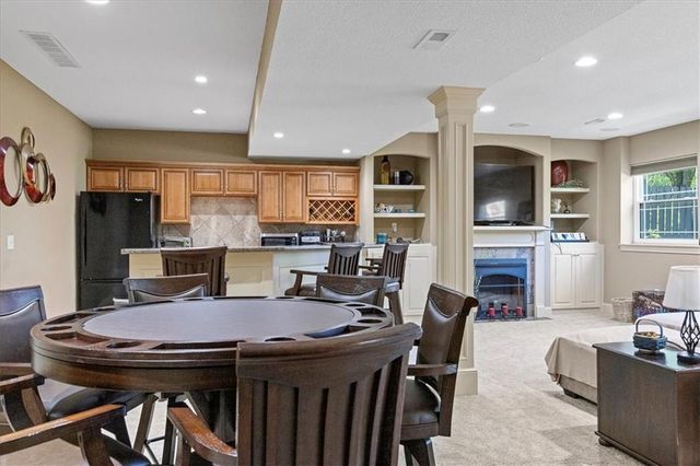 21682 W 176th Terrace, Olathe, KS 66062