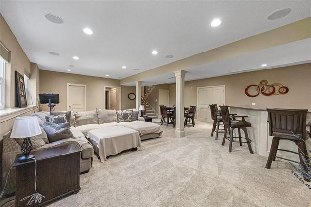 21682 W 176th Terrace, Olathe, KS 66062