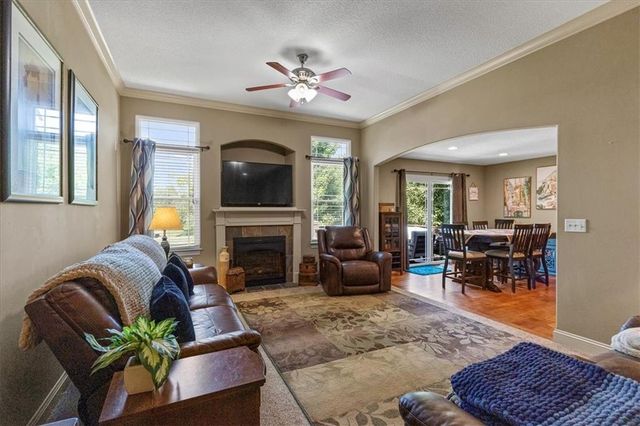 21682 W 176th Terrace, Olathe, KS 66062