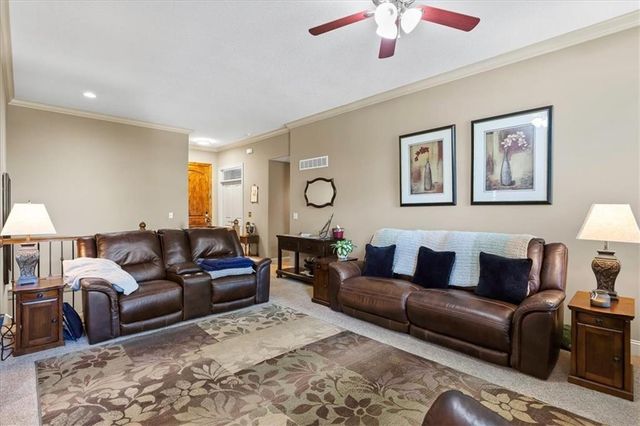 21682 W 176th Terrace, Olathe, KS 66062