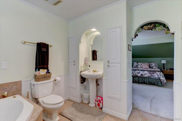 2671 S Xanadu Way B, Aurora, CO 80014