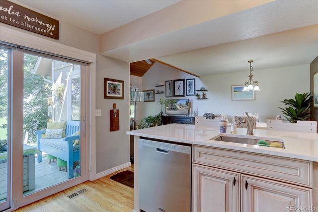 2671 S Xanadu Way B, Aurora, CO 80014