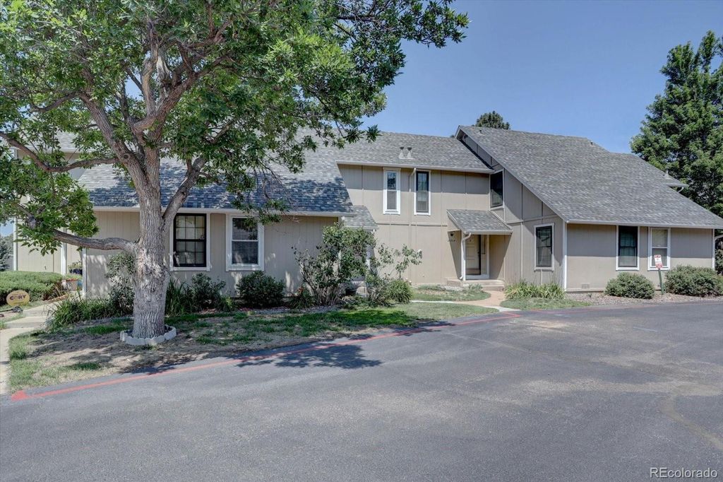 2671 S Xanadu Way B, Aurora, CO 80014
