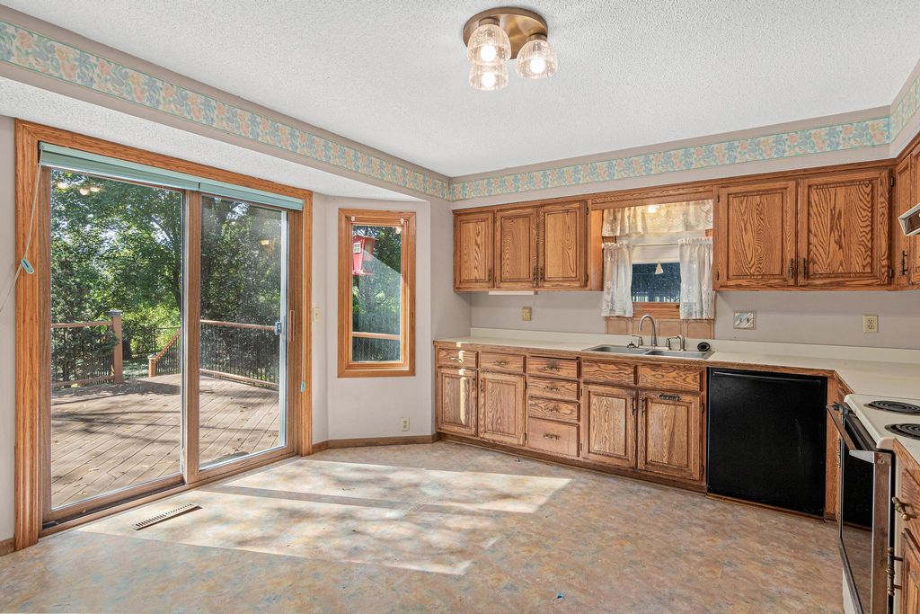 12013 Summerset Lane, Burnsville, MN 55337 — photo 5