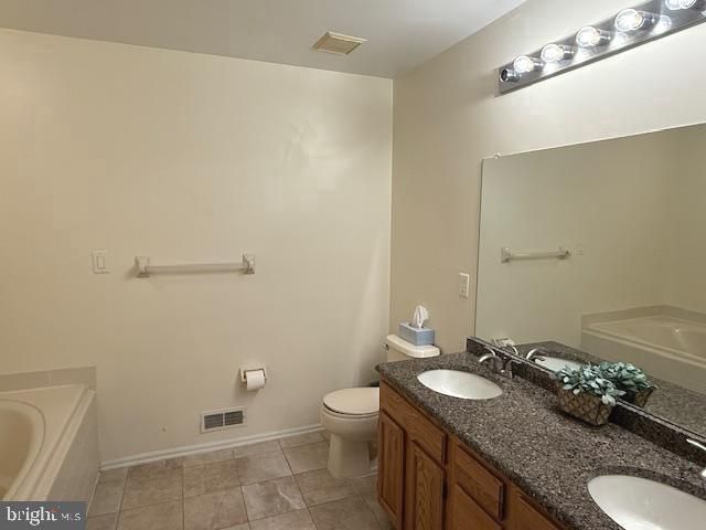 8003 NORMANDY DR, Mount Laurel, NJ 08054