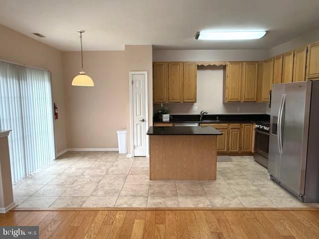 8003 NORMANDY DR, Mount Laurel, NJ 08054