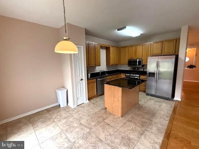 8003 NORMANDY DR, Mount Laurel, NJ 08054