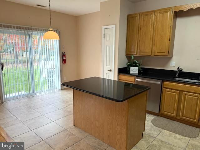 8003 NORMANDY DR, Mount Laurel, NJ 08054