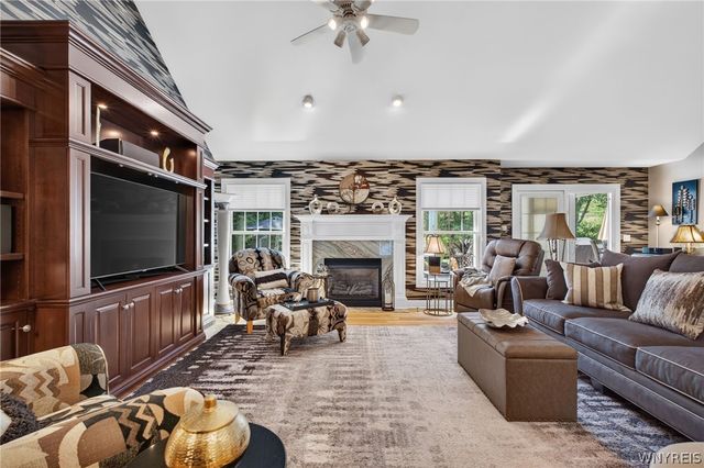 1189 Maple Road, Amherst, NY 14221