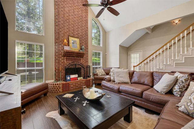 220 Lake Oaks Boulevard, Coldspring, TX 77331