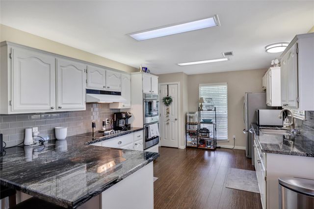 220 Lake Oaks Boulevard, Coldspring, TX 77331