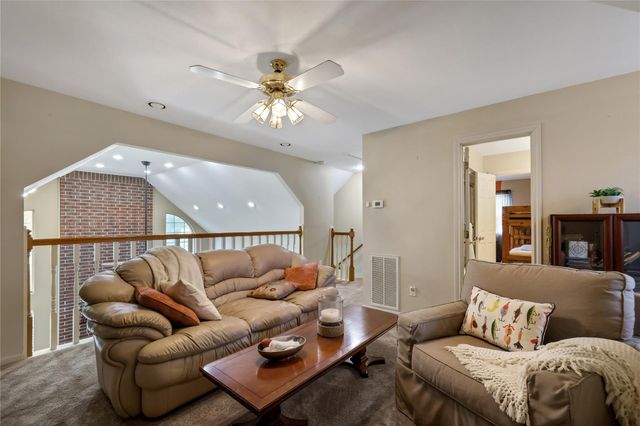 220 Lake Oaks Boulevard, Coldspring, TX 77331