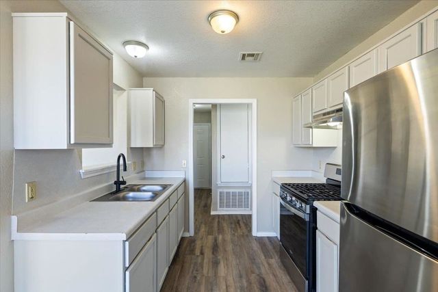 209 E B Ave, Cache, OK 73527