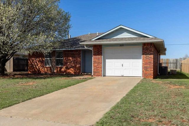 209 E B Ave, Cache, OK 73527