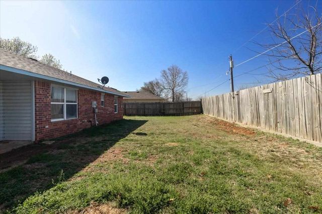 209 E B Ave, Cache, OK 73527