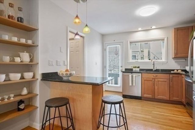 27 Lopez Street 27, Cambridge, MA 02139