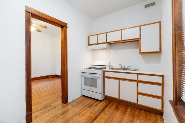 2548 W Augusta Avenue 2R, Chicago, IL 60622