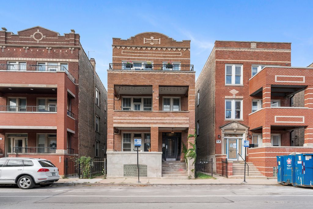 2548 W Augusta Avenue 2R, Chicago, IL 60622